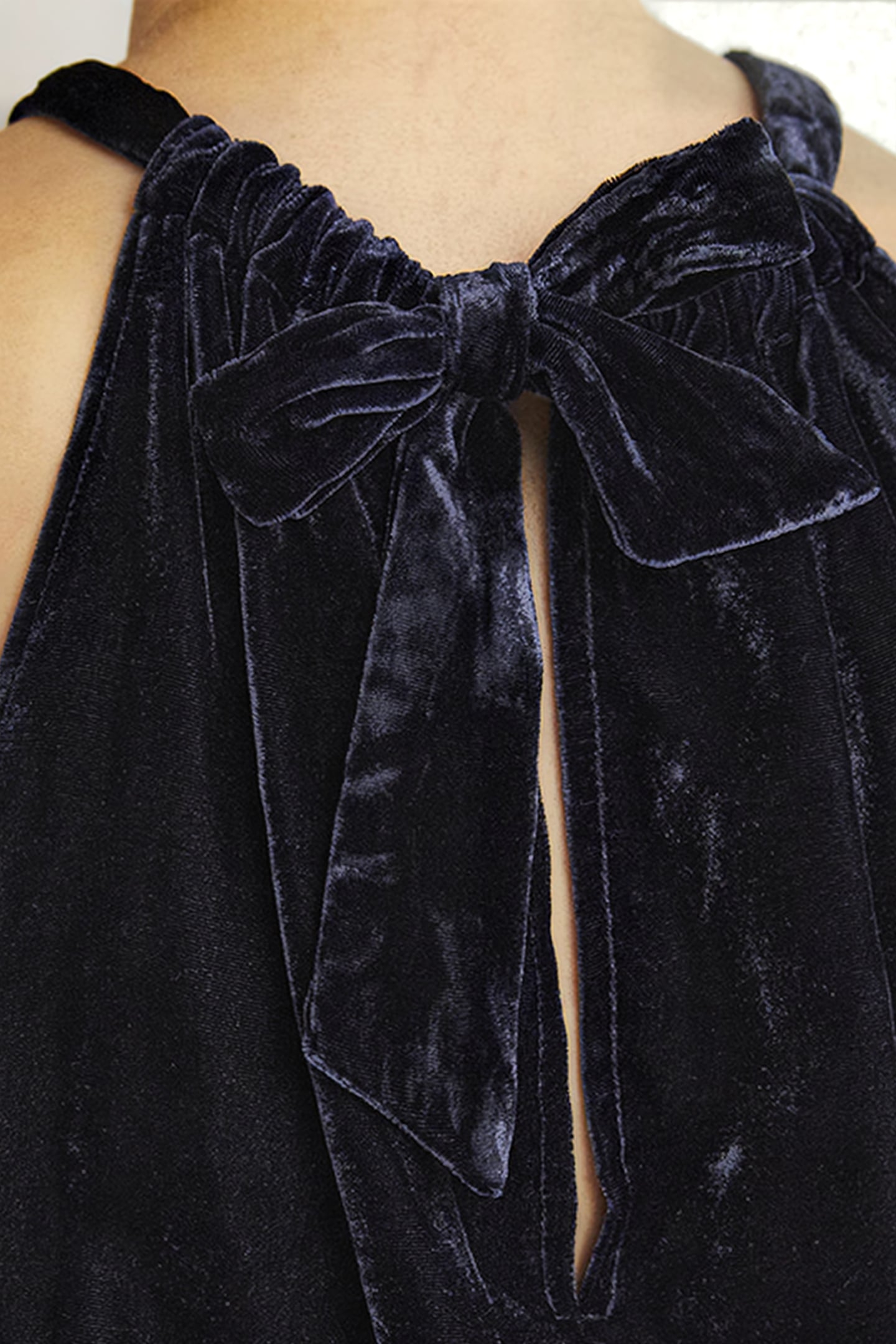 HALTERNECK VELVET TOP NVY 4