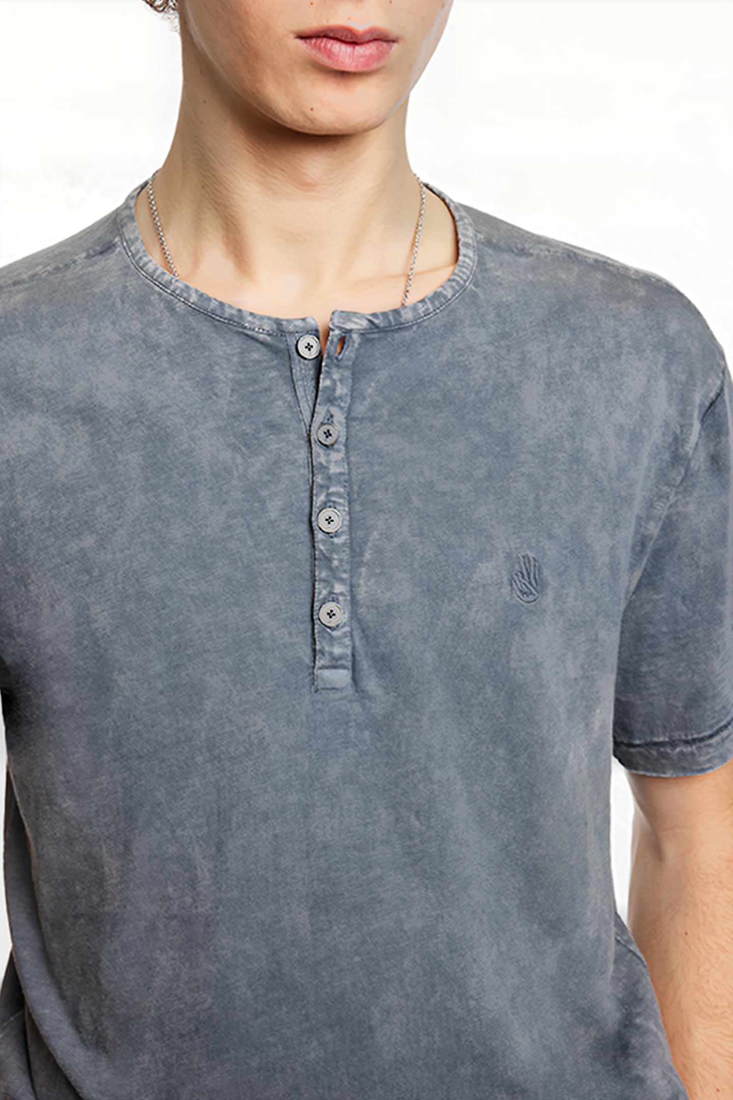 ETHAN SS CTN HENLEY W PSEIN CHROMA WASH SEAL GREY 3