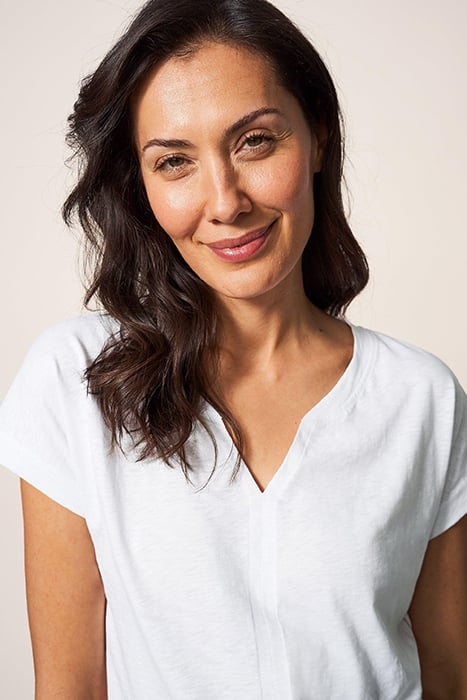 NELLY NOTCH NECK TEE NATURAL WHITE 4