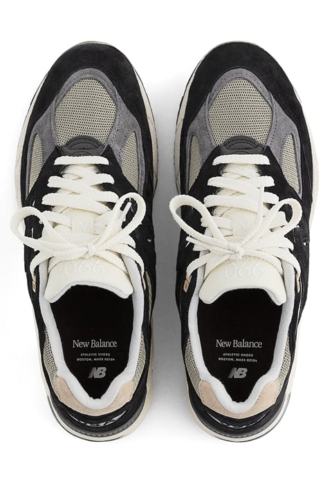 M990TE2 SNEAKERS IN BLACK 3