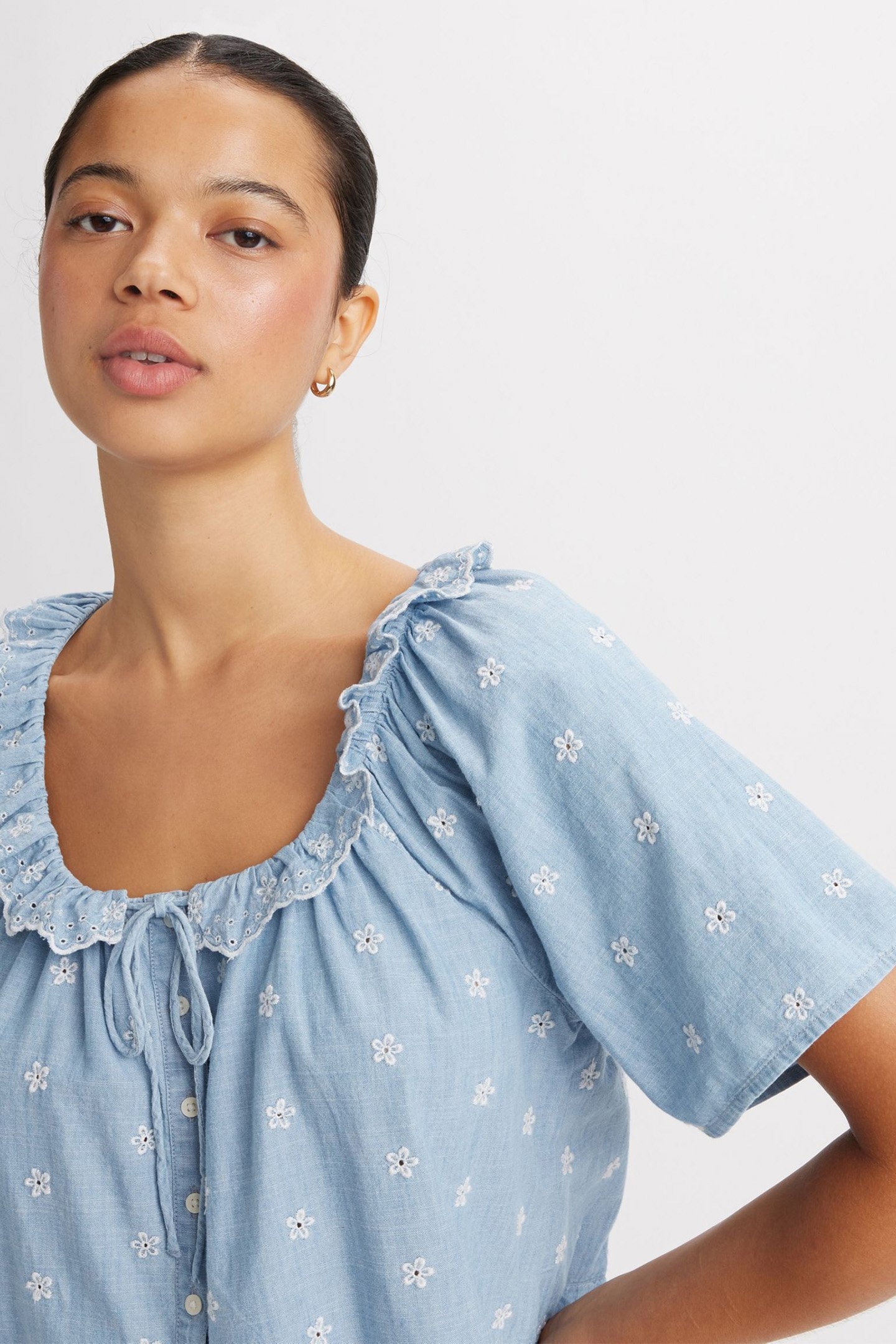 LYKA SHORT SLEEVE LIGHTWEIGHT BLOUSE 6