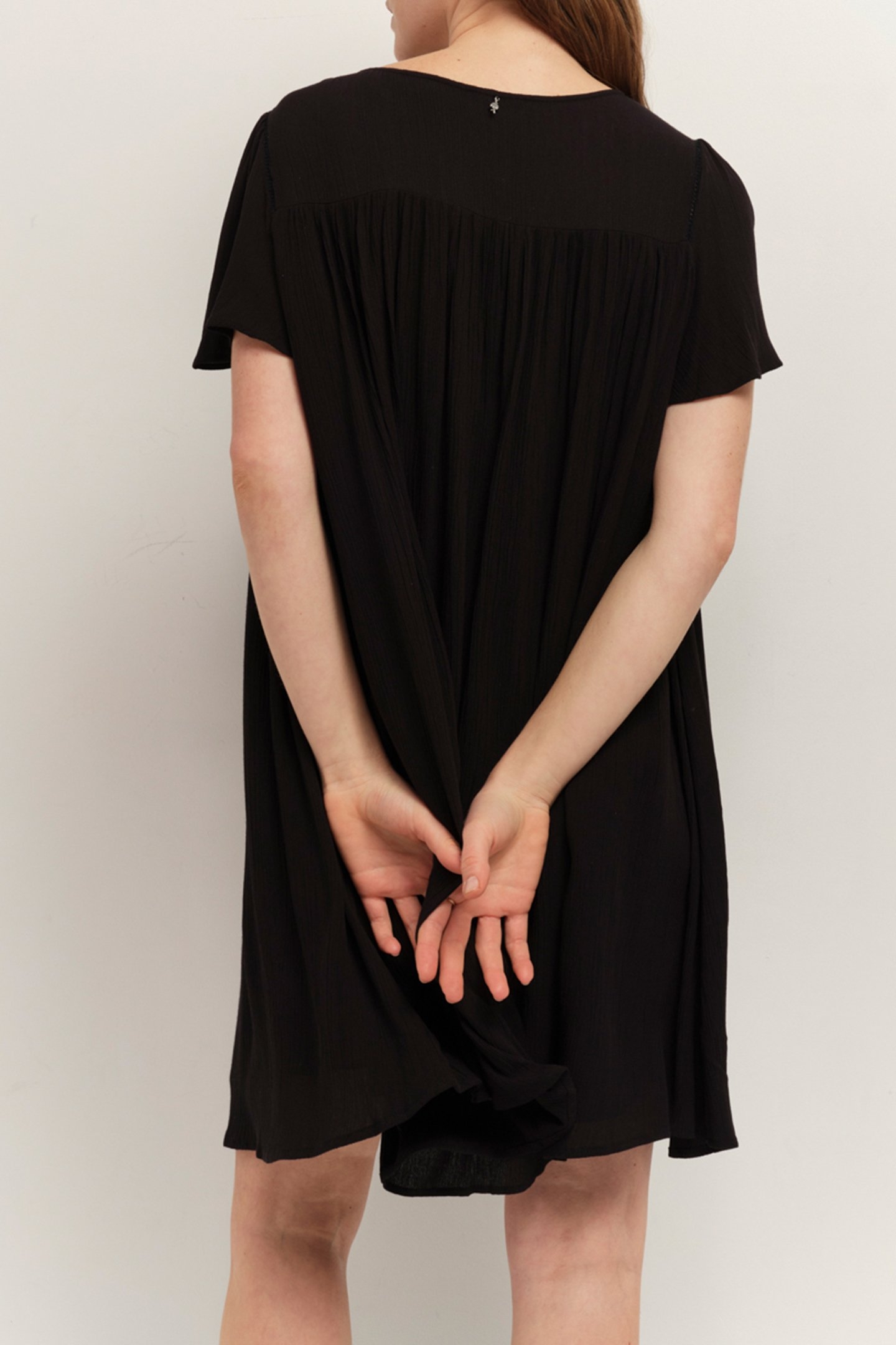 REVIA - BLACK DRESS IN CREPE WITH TONE-ON-TONE EMBROIDERY BL 2