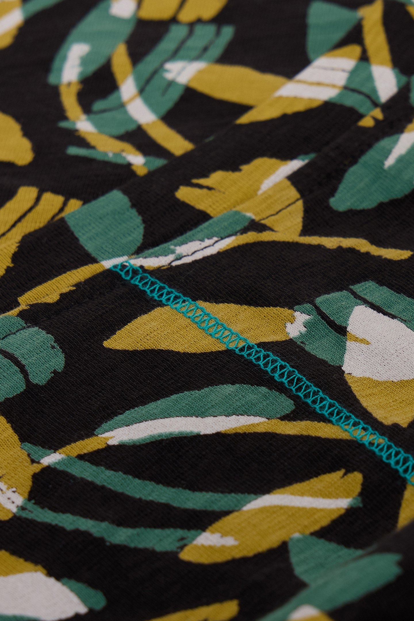 NELLY LS TEE BLACK PRINT 7