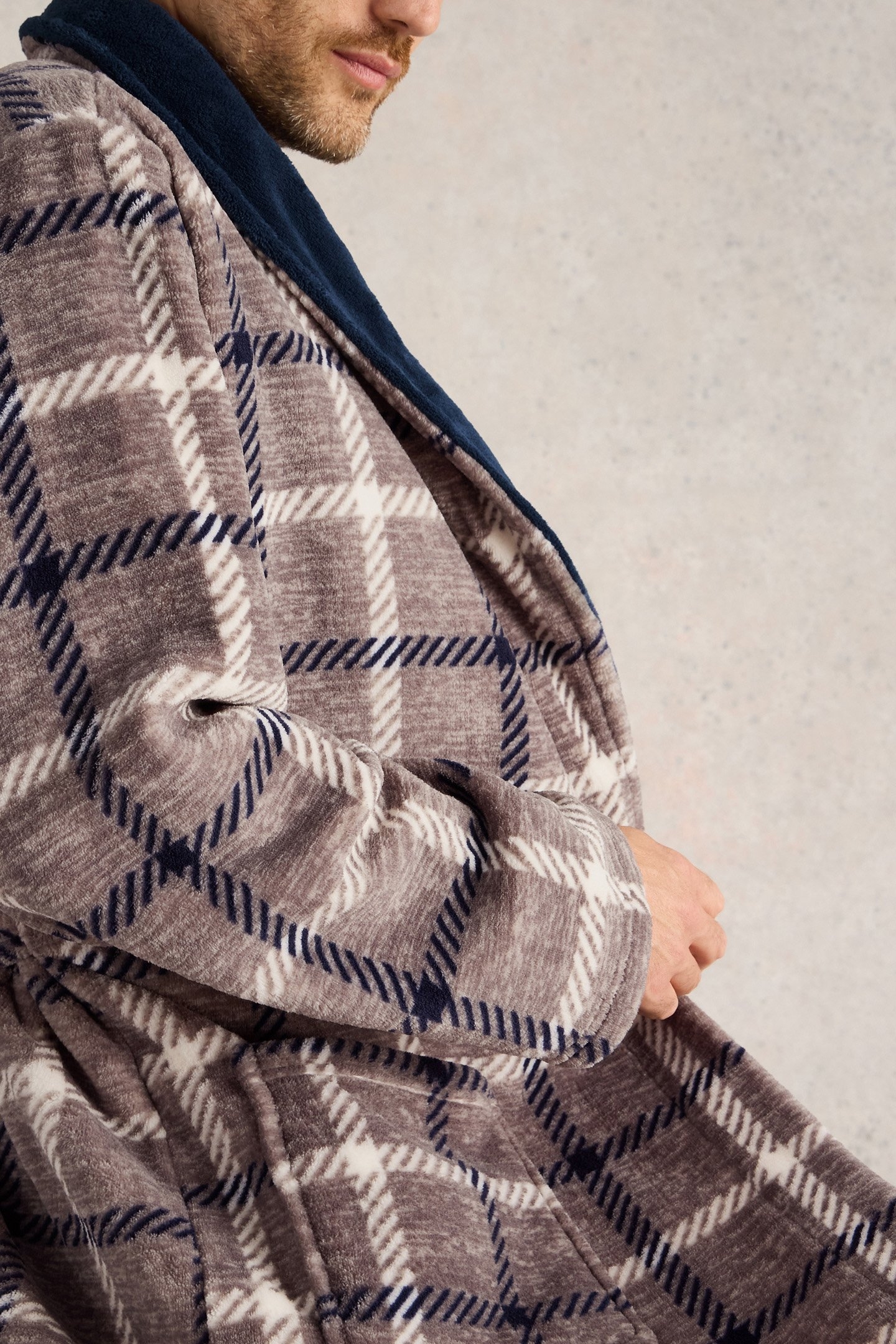 CHECKED FLEECE ROBE GREY MULTI 5