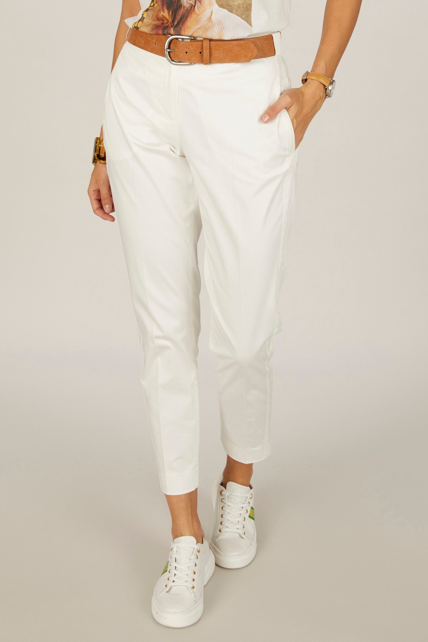 WHITE CHINO PANTS IN 1