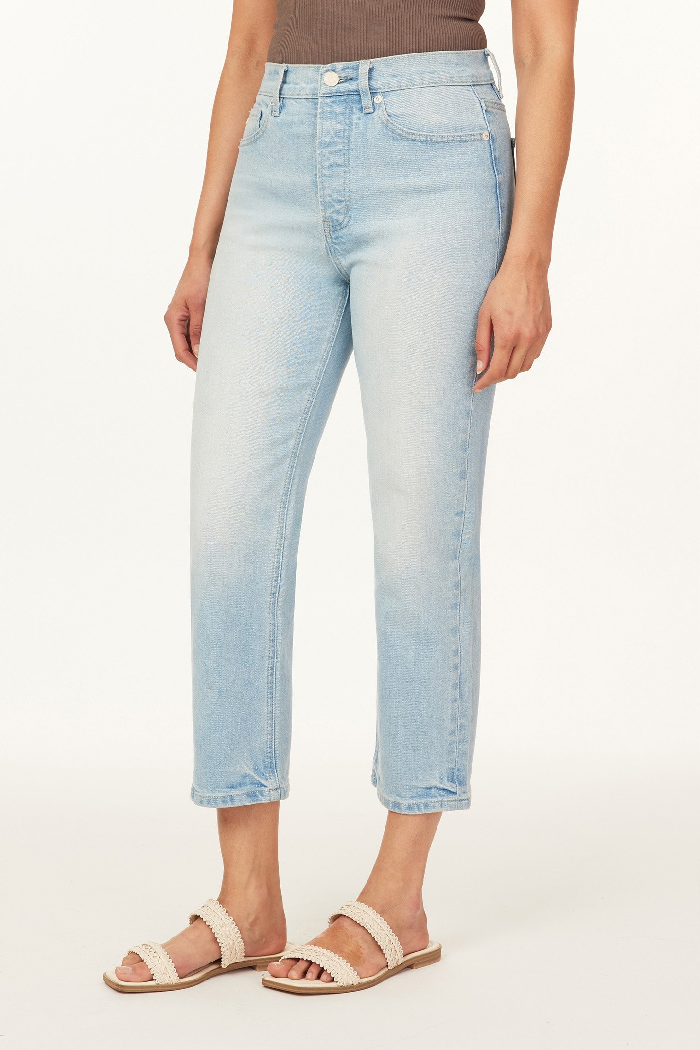 THE SKY CROP (26” INSEAM) HAMPTONS SKY 3