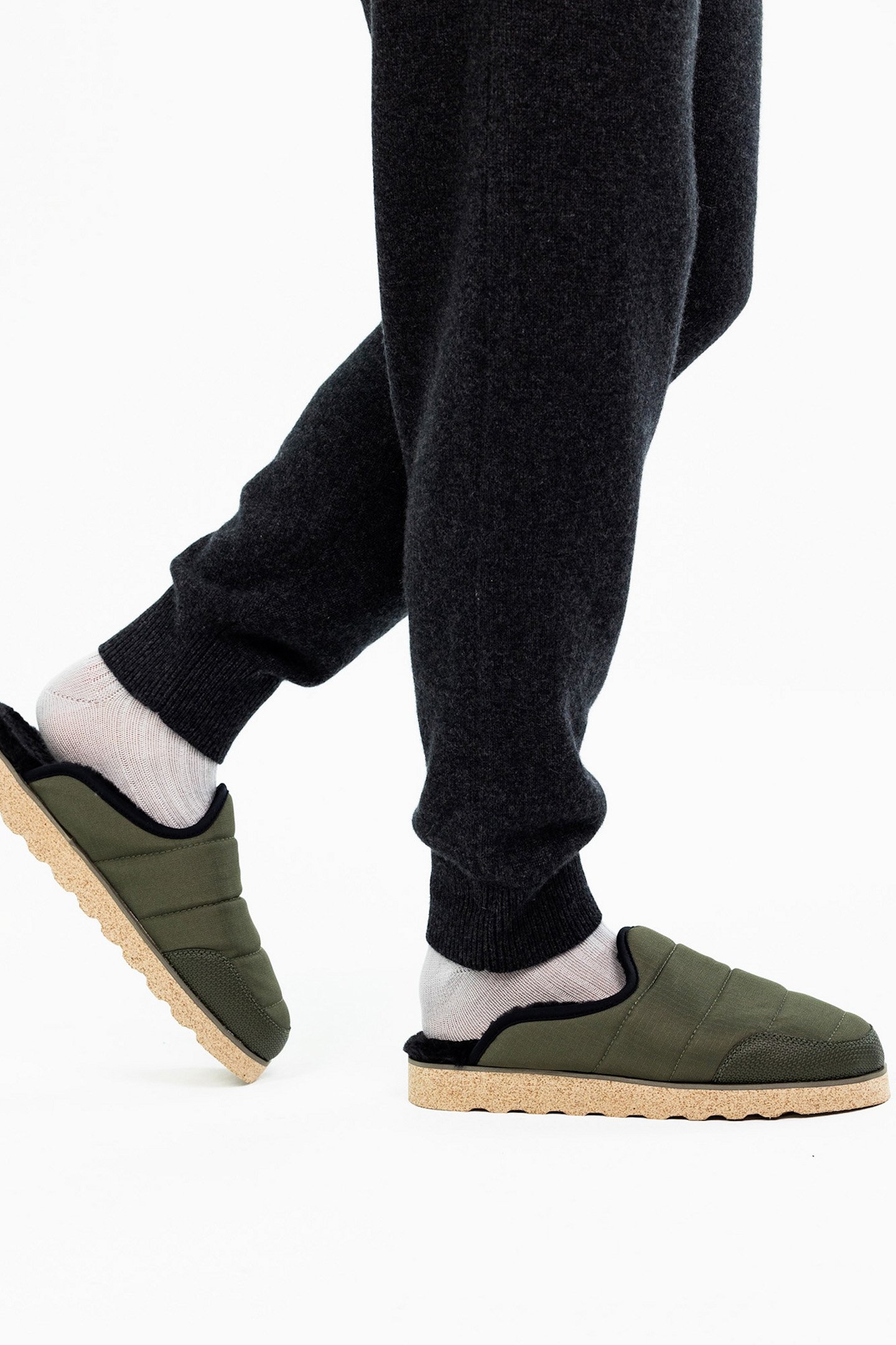 INDOOR SLIPPER OLIVE/BLACK 2