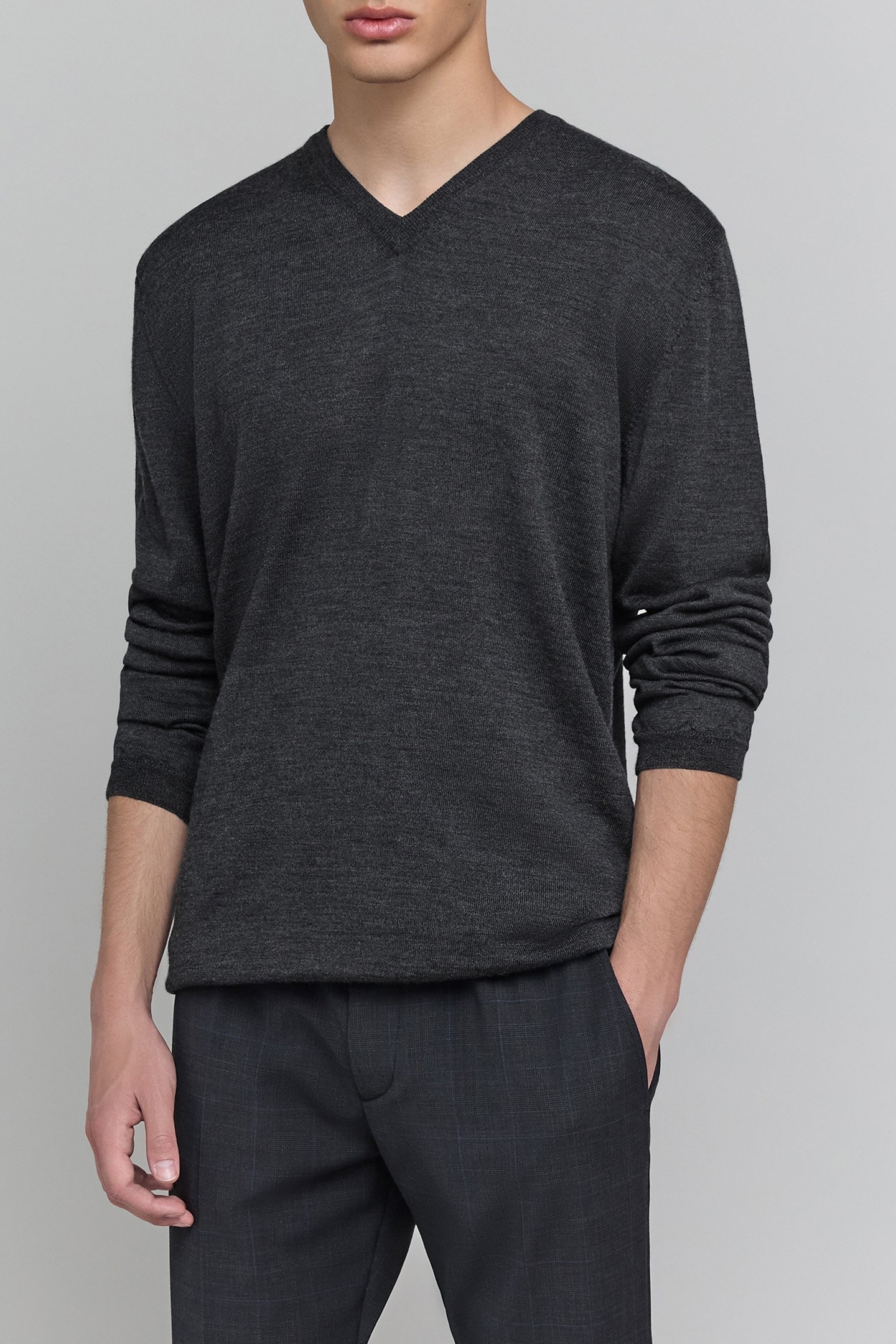 ANTHRACITE V-NECK KNIT SWEATER 1