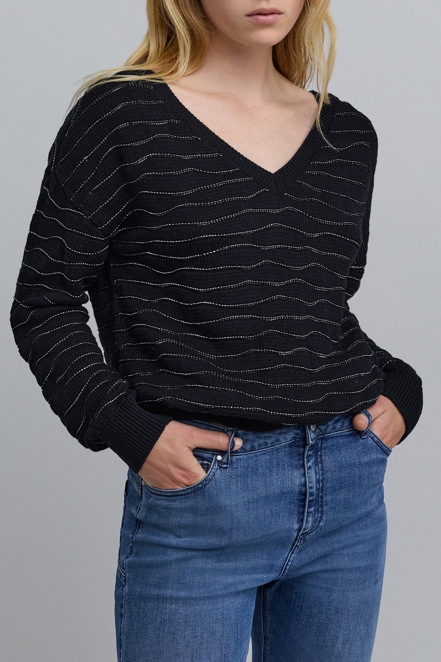 BLACK LUREX STRIPE KNIT SWEATER FRONT/BACK 1