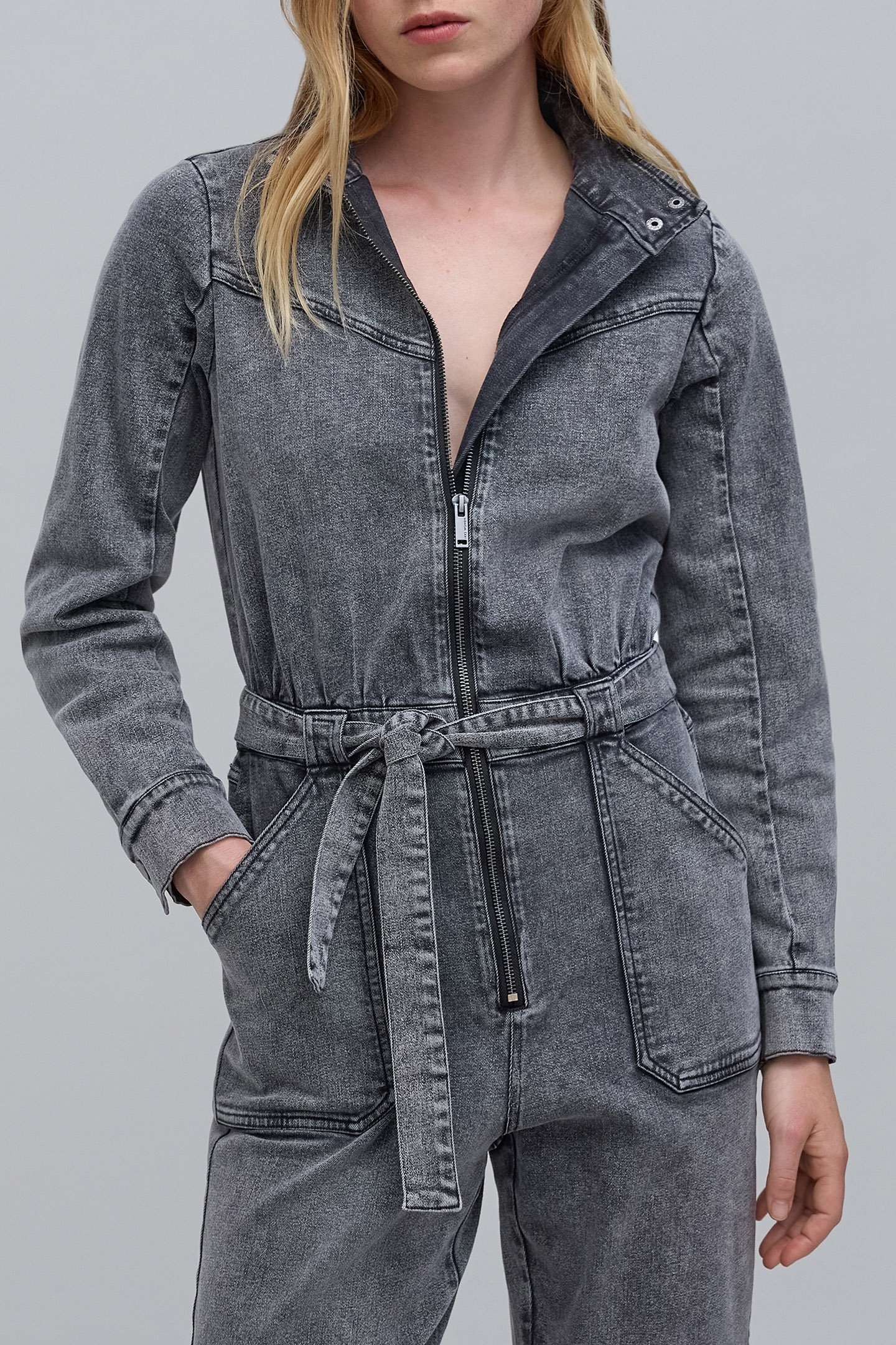 GREY DENIM ZIP-UP JUMPSUIT 5