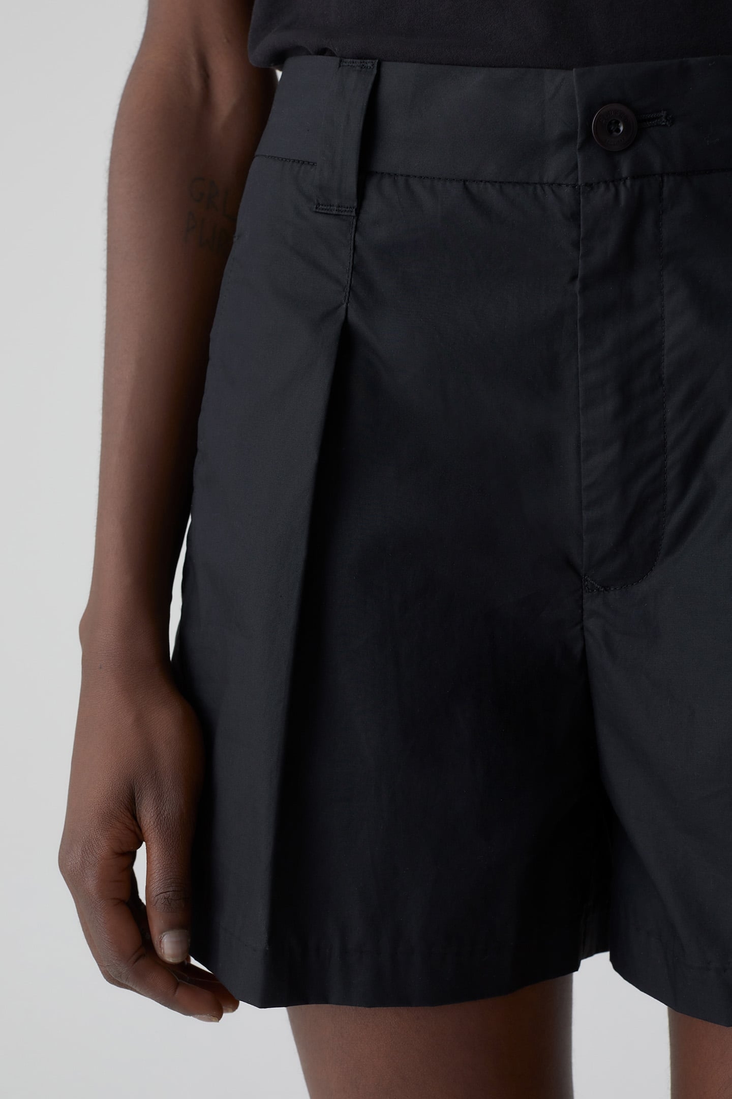 IDABEL SHORTS BLACK 6