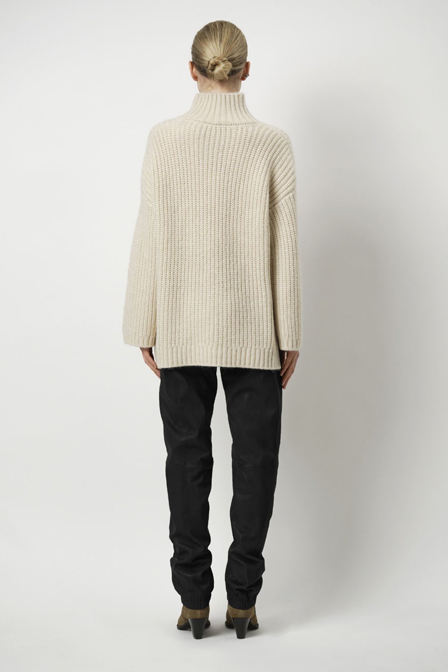 RAYURE OVERSIZED SWEATER VANILLA CHAI 2