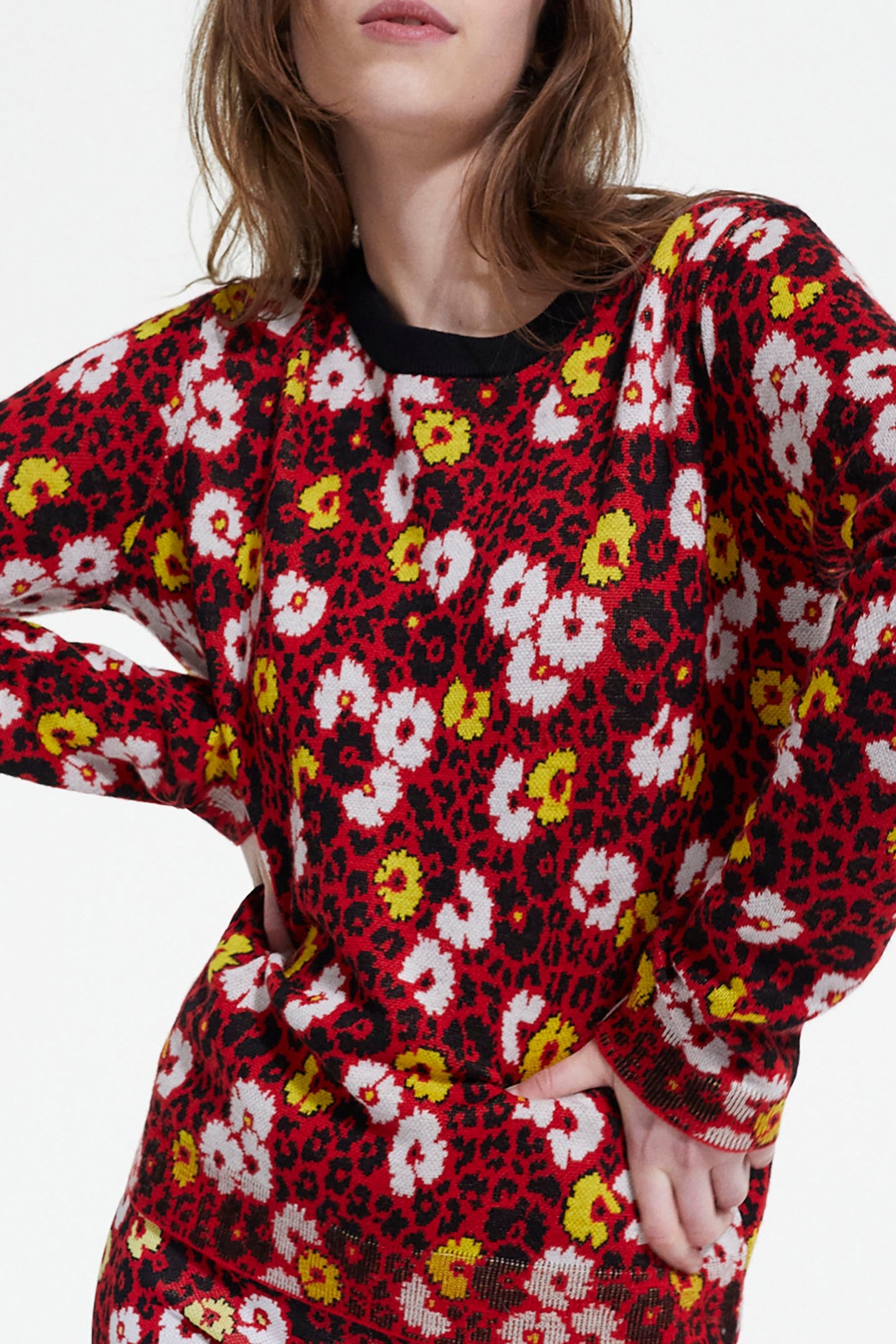 ROUND NECK SWEATER IN FLORAL JACQUARD DARK RED 6