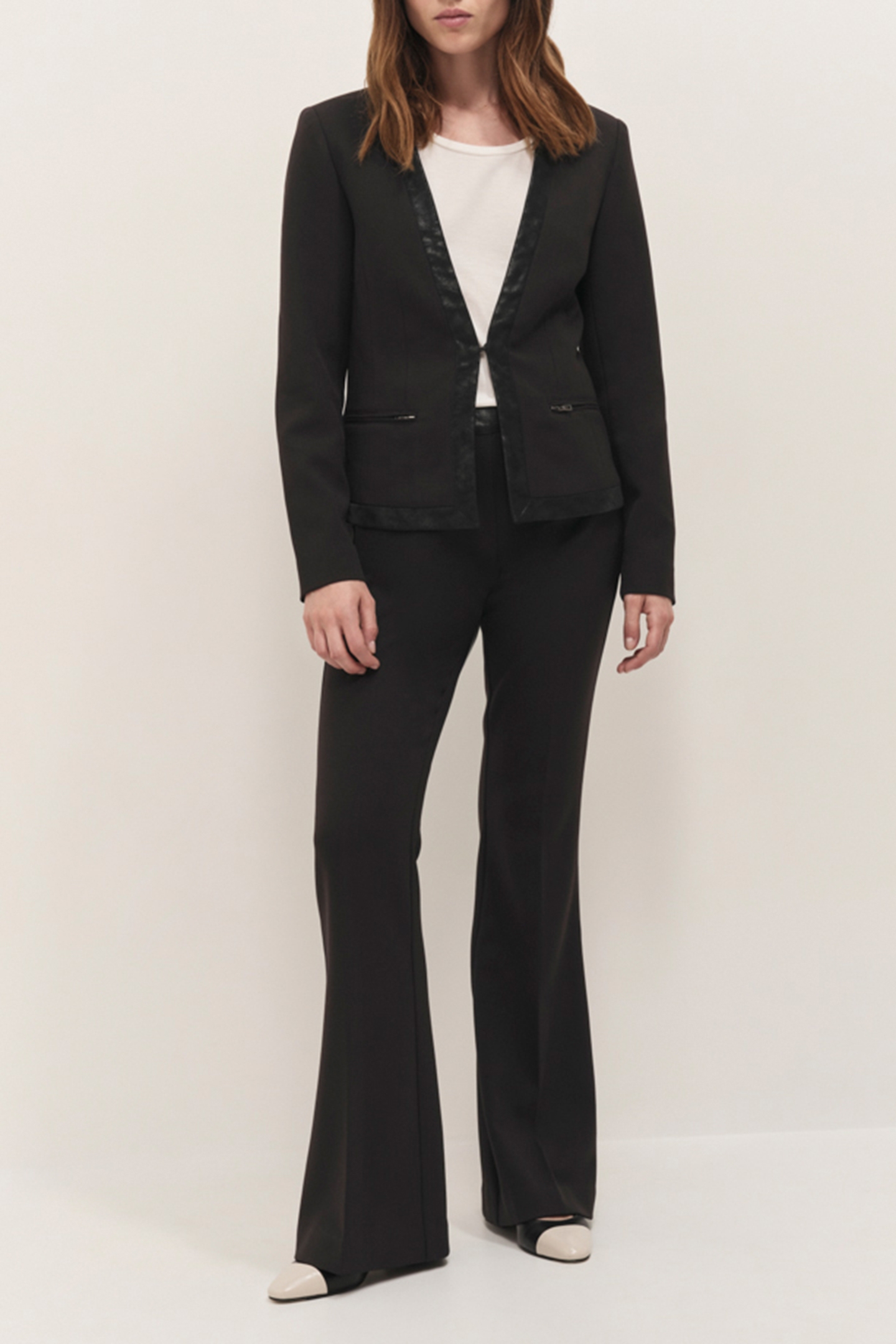 VADI - SHORT BLACK SUIT JACKET WITH CONTRASTING COLLAR 3