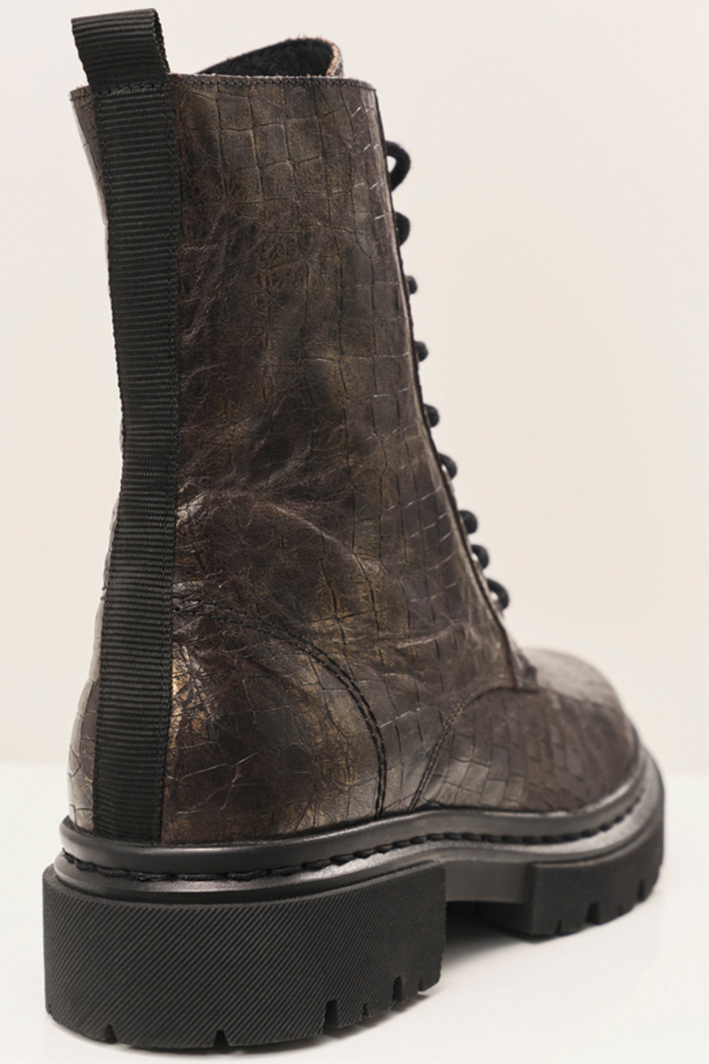 O.MARDA - BLACK AND GOLD LACE-UP BOOTS IN CROCODILE-EFFECT E 3