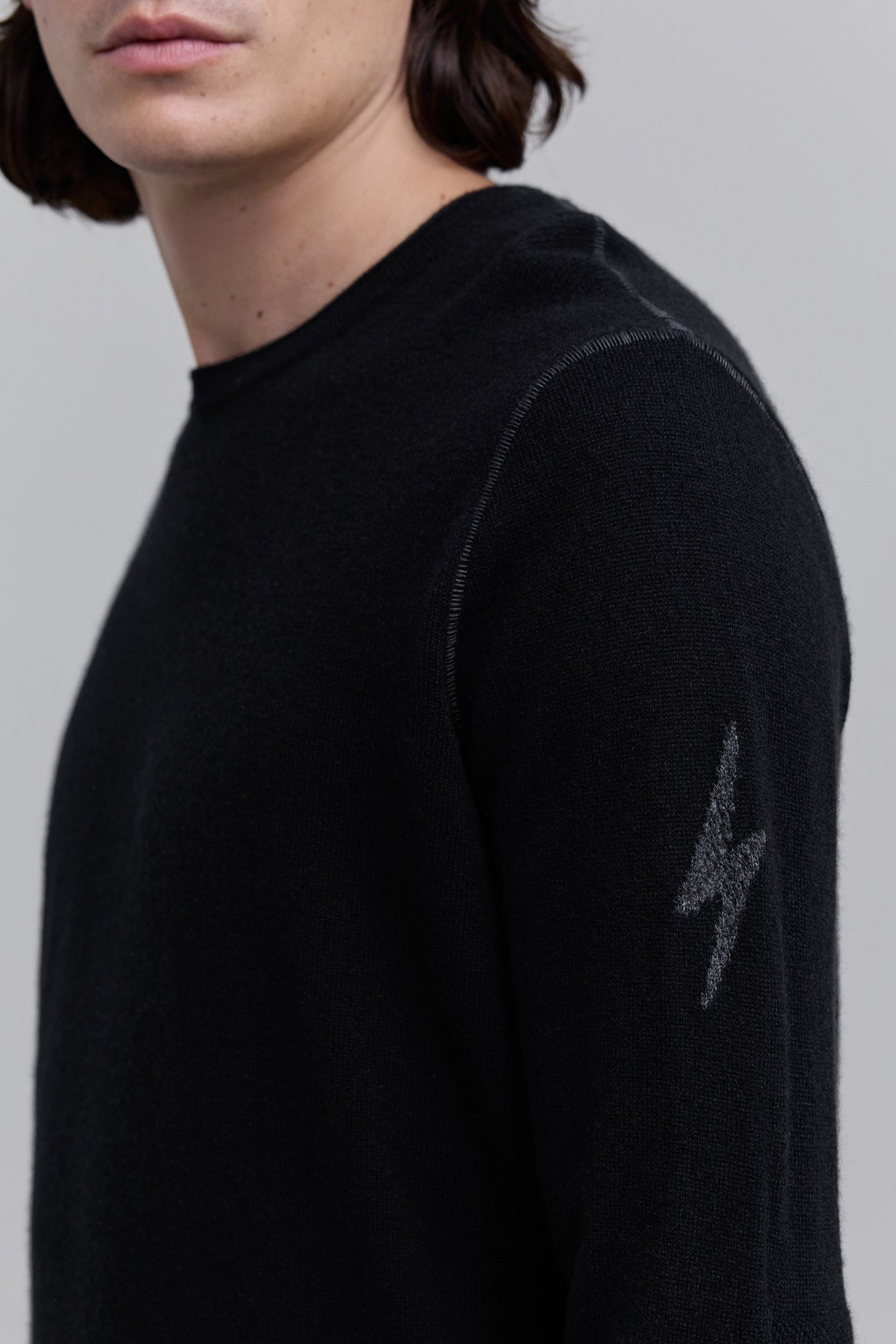 BLACK PURE CASHMERE ROUND COLLAR SWEATER 5