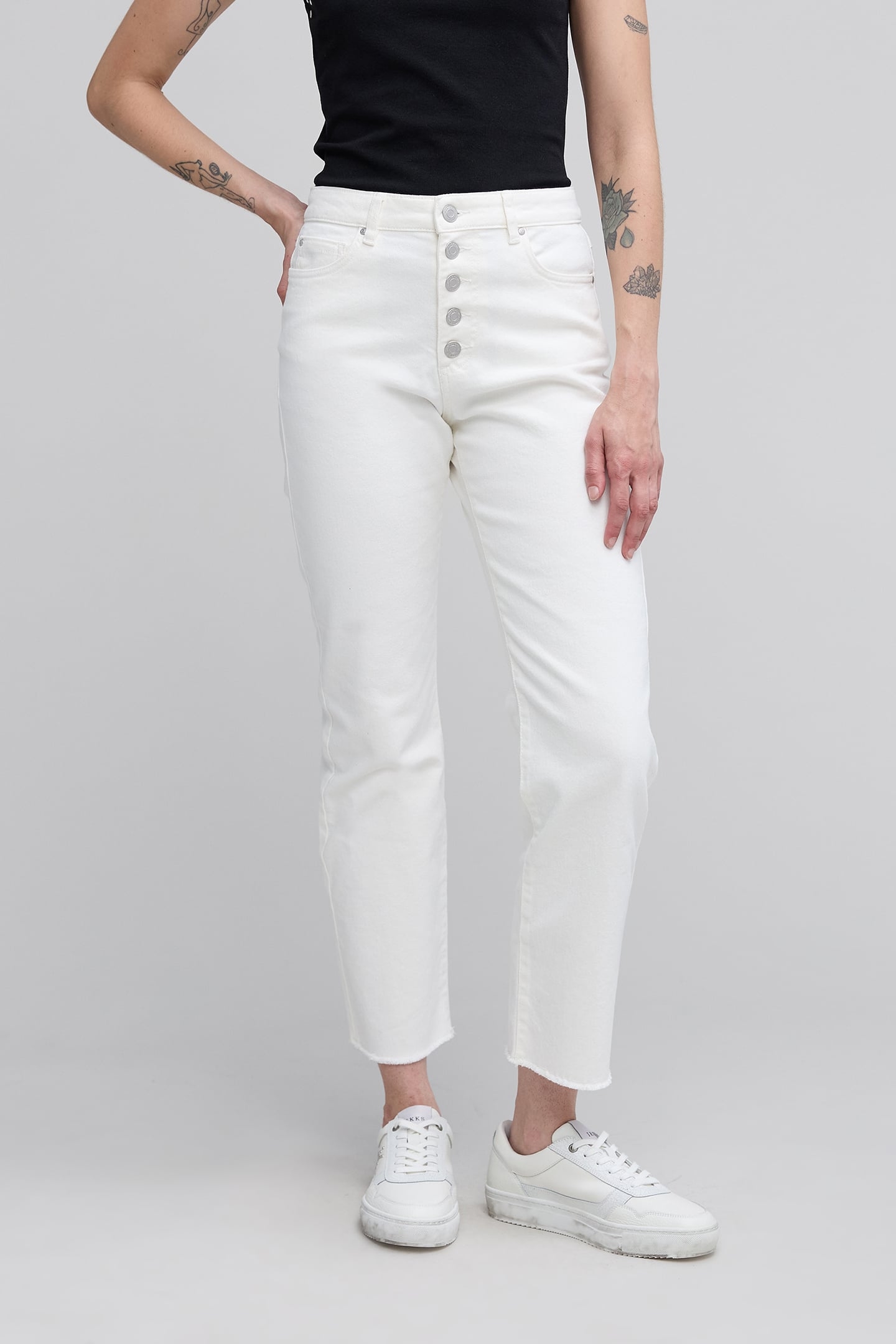 IVORY STRAIGHT BUTTONED JEANS WITH FRINGED BOTTOM 1