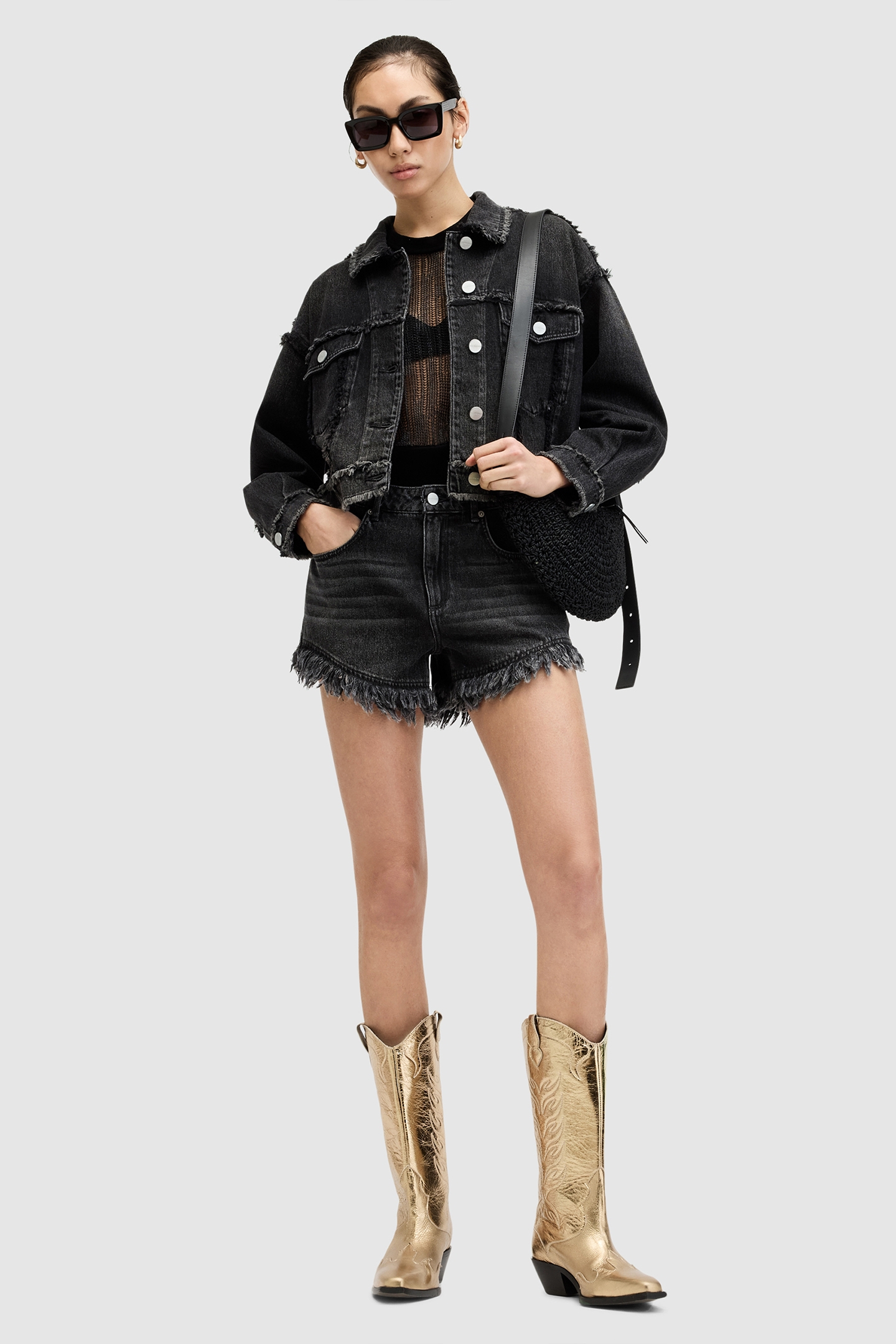 ASTRID FRAY SHORT WASHED BLACK 2