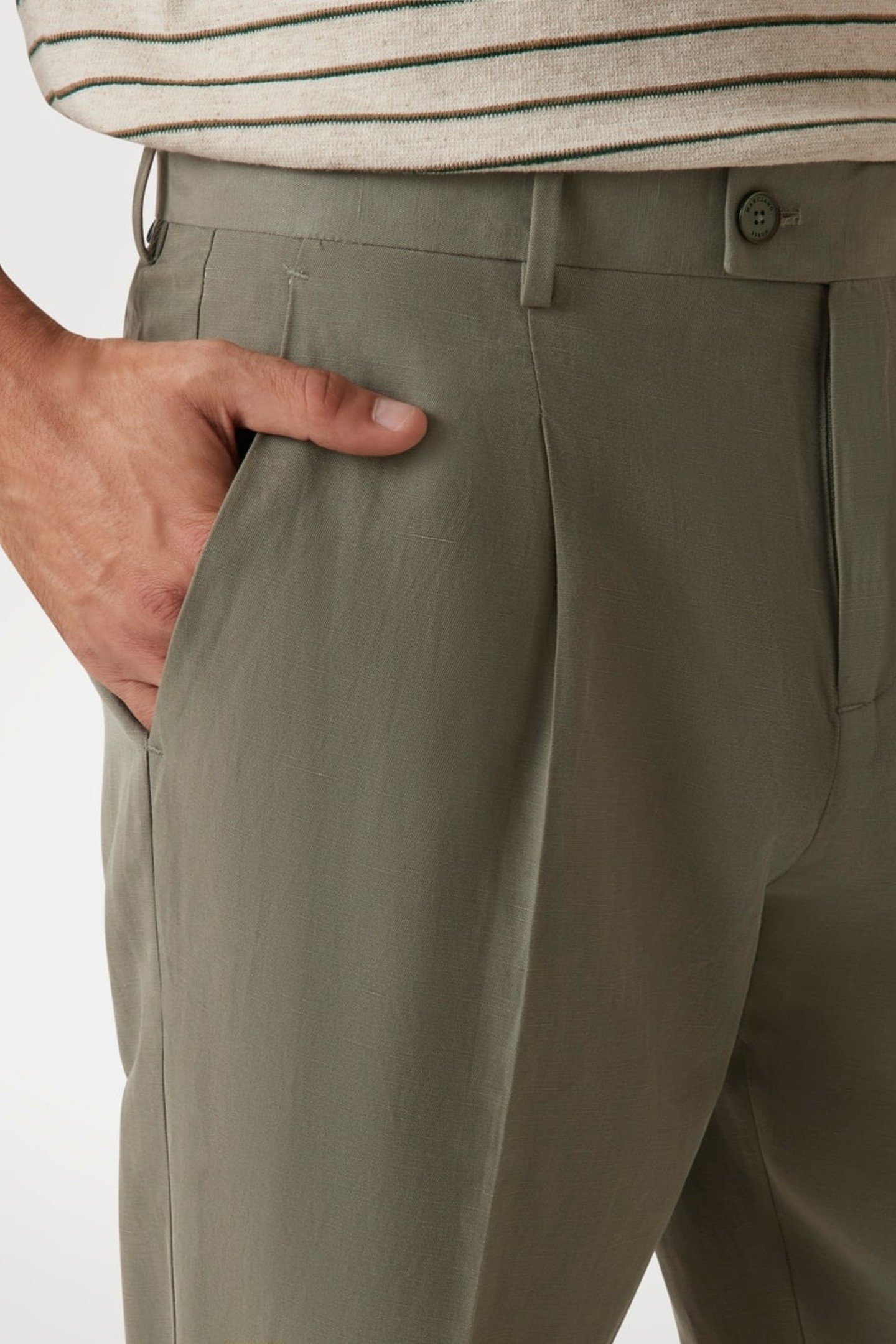 MAX PLEATED REG CHIN MOSSY GREEN 6