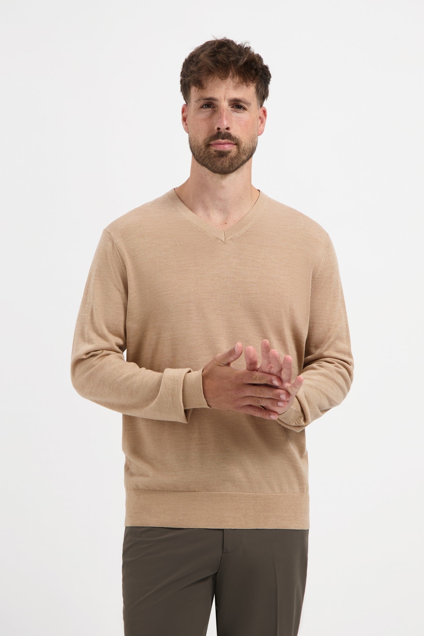 V NECK100% MERINO SAHARA SAND 2