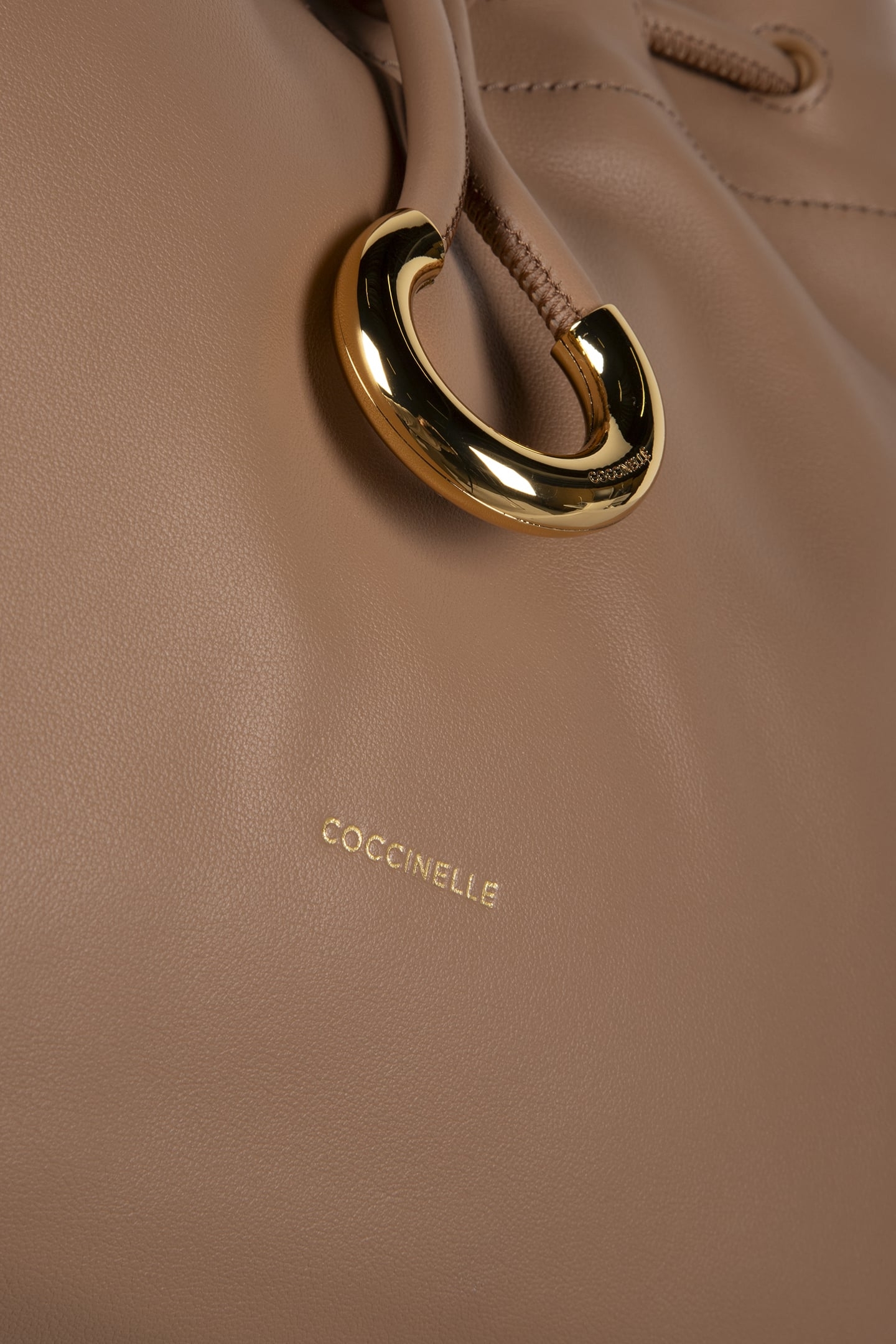 LEATHER LARGE SHOULDER BAG IN BEIGE 5